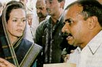 Yedugoori Sandinti Venkat Reddy with Sonia Gandhi