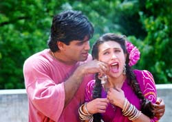 Sunil Shetty and Karishma Kapoor