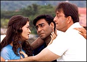 Ajay Devgan, Aishwarya Rai and Amitabh Bachchan in a still from Hum Kisise Kum Nahin 